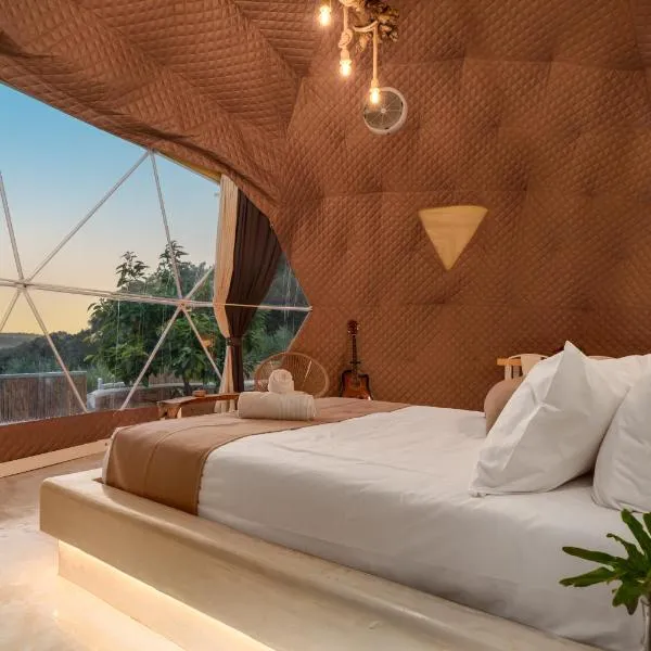 Gogna luxury domes, hotel Goniában