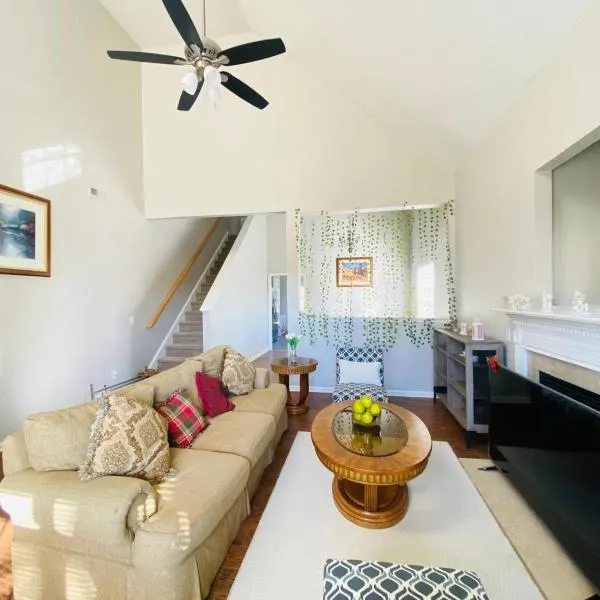 Private room & bathroom close to Downtown Raleigh, hotel v destinaci Raleigh