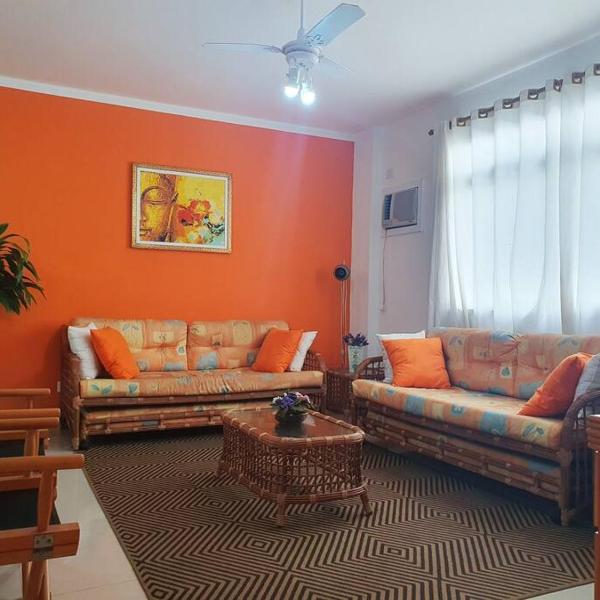 Apartamento na Enseada - A 5 minutos a pé da praia com Wi-Fi e TV a Cabo
