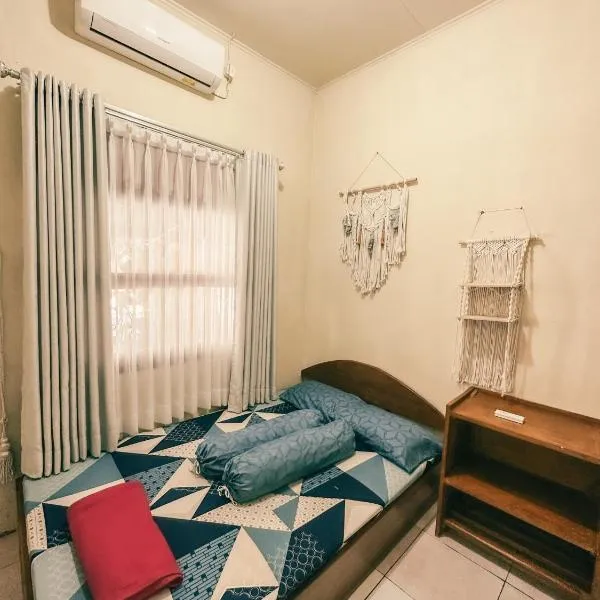 Sadewa homestay batukaras, hotel v destinaci Batukaras