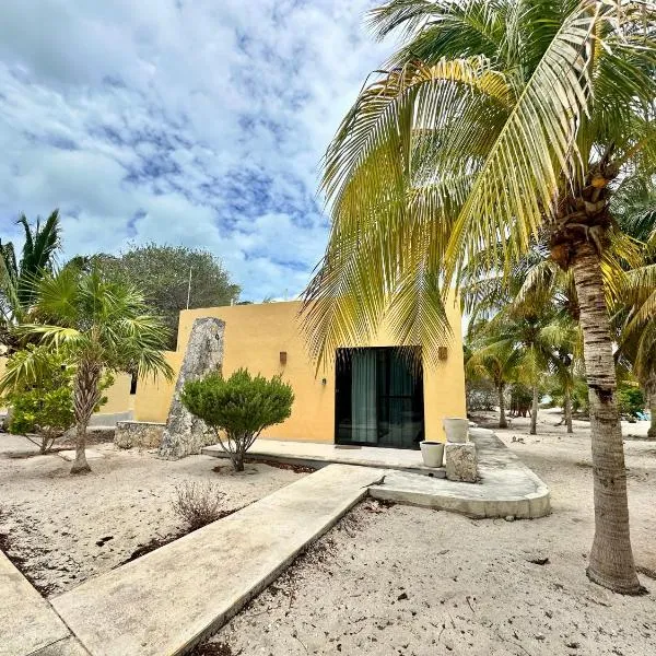 Private 2-Bedroom Beachfront Villa in Celestún - Your Secluded Escape, hotel v destinaci Celestún