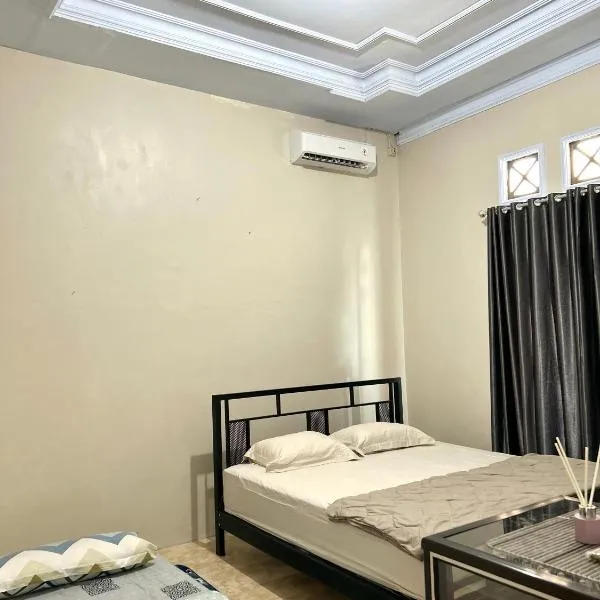 HARMONI GUEST HOUSE tumpak sewu, hotel v destinaci Sumberbopong