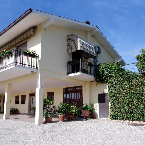 L'edera appartamento, hotel in Rivoli Veronese
