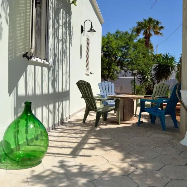 A L' ARIA FRISCA - villetta a due passi dal mare, hotel a Torre Lapillo