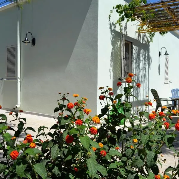 A L' ARIA FRISCA - villetta a due passi dal mare, Hotel in Torre Lapillo