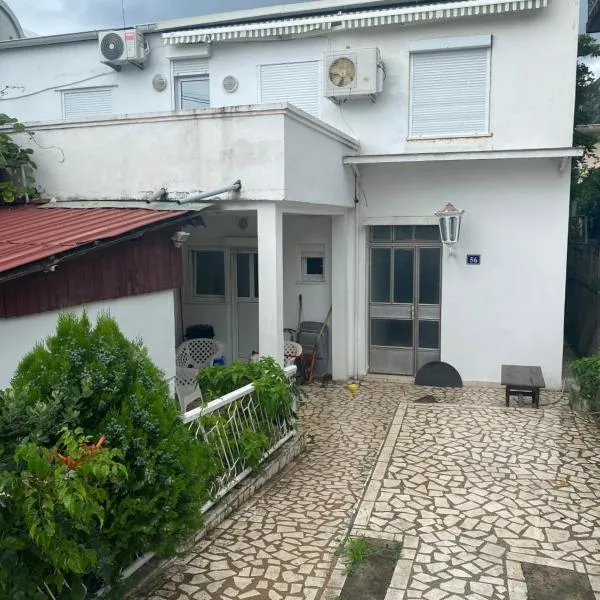 Апартаменты, hotel in Sutomore