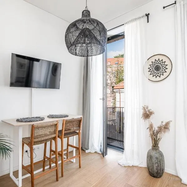 Bali style apartment with balcony near Gates of Dawn, hotel din Vilnius