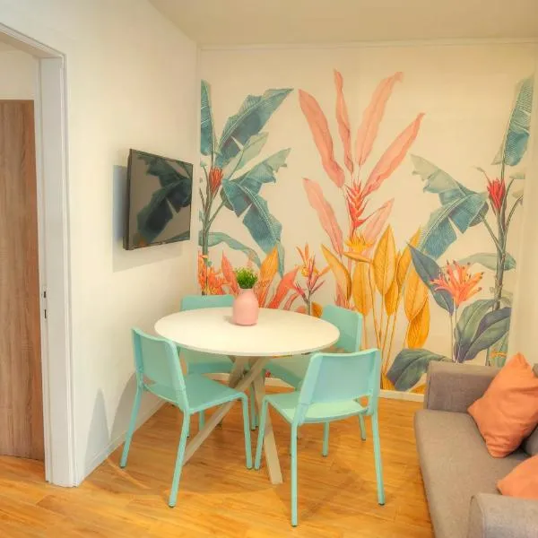 2 bedroom apartment 3min walk from the beach, hotel v destinaci Marsaskala