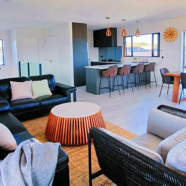 Better than Home - NEW Lake View, hotel v destinaci Taupo