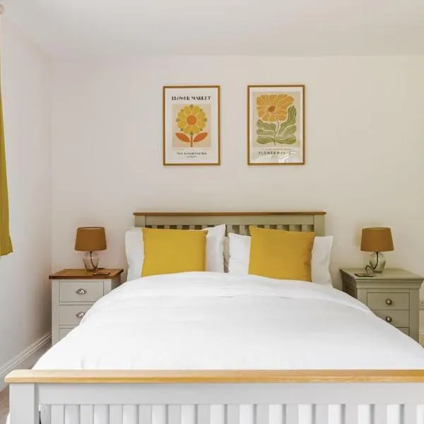 Stylish Cotswolds Retreat nestled between Bath and Castle Combe, ξενοδοχείο σε Chippenham