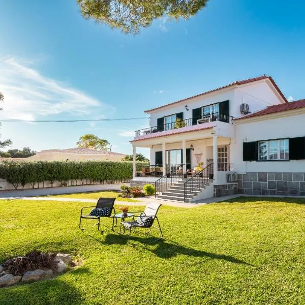 Moro's Friends House - Cascais, hotel v destinaci Cascais