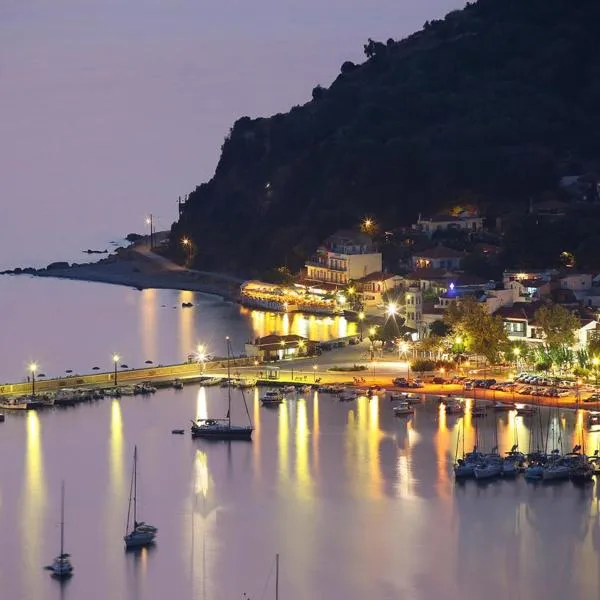 Flisvos Beachfront Apartments – hotel w mieście Lutraki
