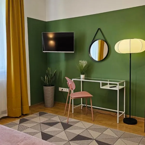 Best One Room Apartments, hotel in Moekatsjeve