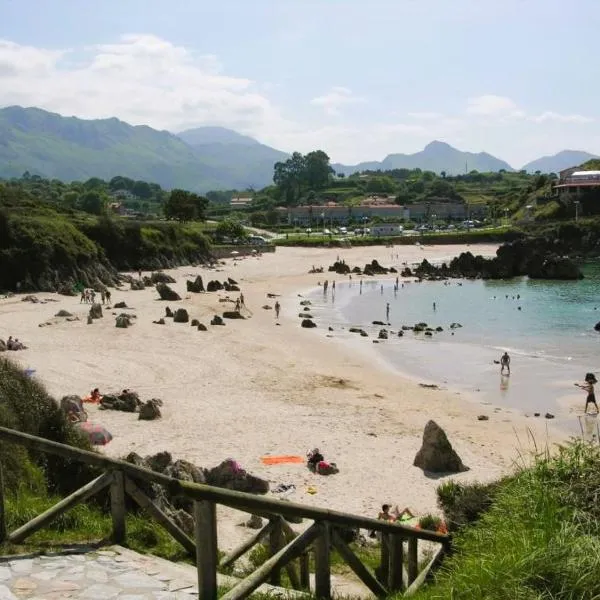 Apartamentos Silken Playa de Toró, hotel v destinaci Llanes