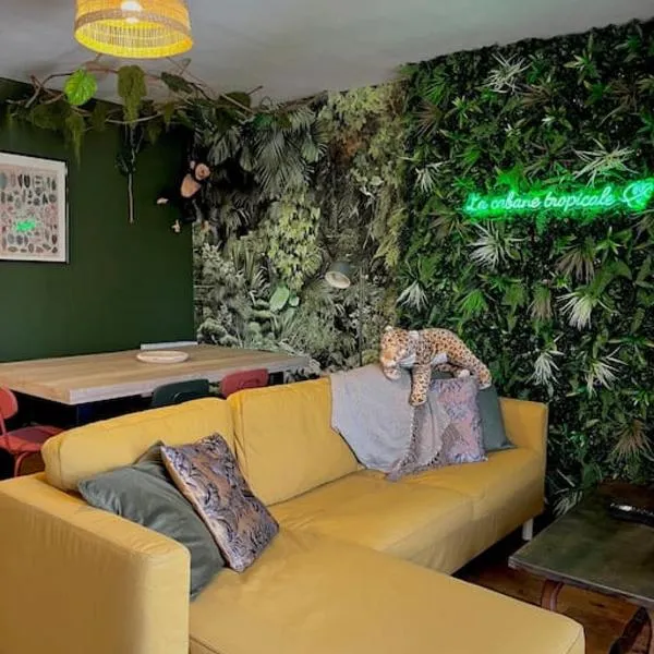 La cabane tropicale, hotel i Pontorson