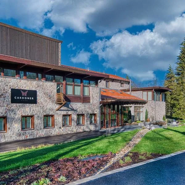 Cardoner Hotel és Konferenciaközpont – hotel w mieście Dobogókő