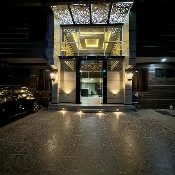 ๋ฌด๋ ์ ์์นํ ํธํ
But Hotel & Tourist Inn