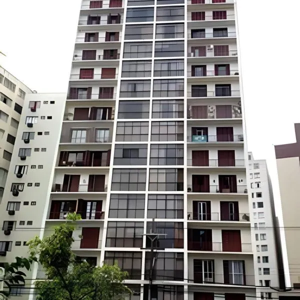 Três Quartos, Gigante e confortável Prox Hard Rock by UROOMS, hotel in Curitiba