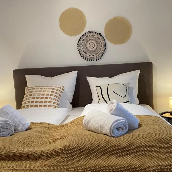 Modern Zentral Parkplatz Terasse Netflix, hotel v destinaci Straubing