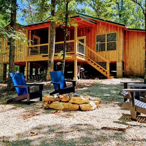 Hideaway Cabin near Mammoth Springs, Ark，Mammoth Spring的飯店