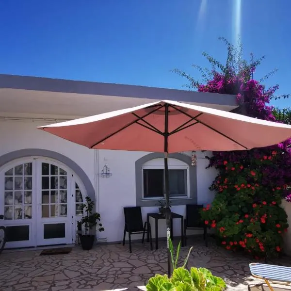 Arilas Cottage, hotel di Arillas