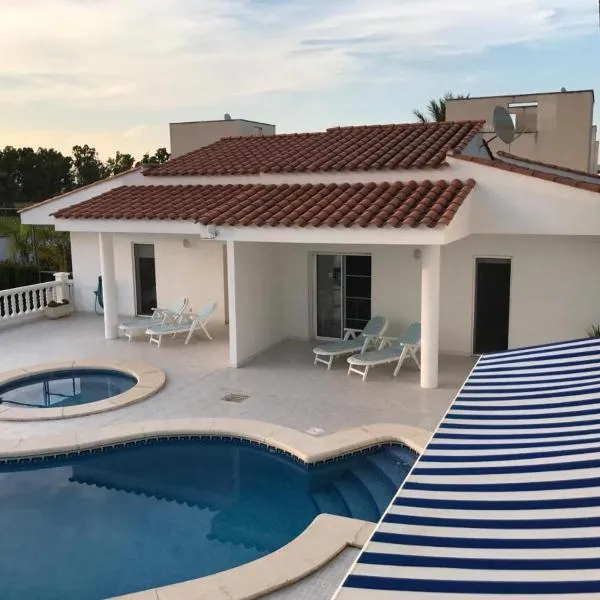 Residencial San Francisco, hotel in L'Eucaliptus