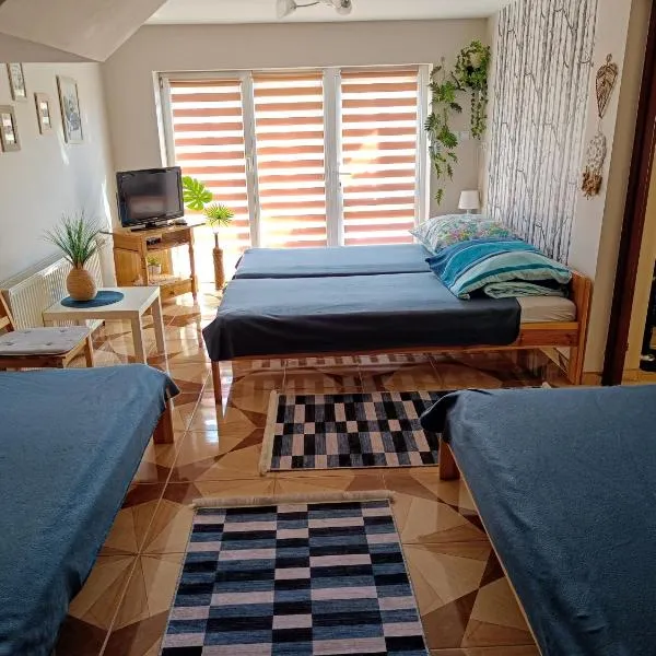 Kwatera prywatna Lotek, hotel v destinaci Augustov