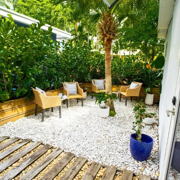 Cozy Tiny Home - Hidden Gem!, hotel v Miami
