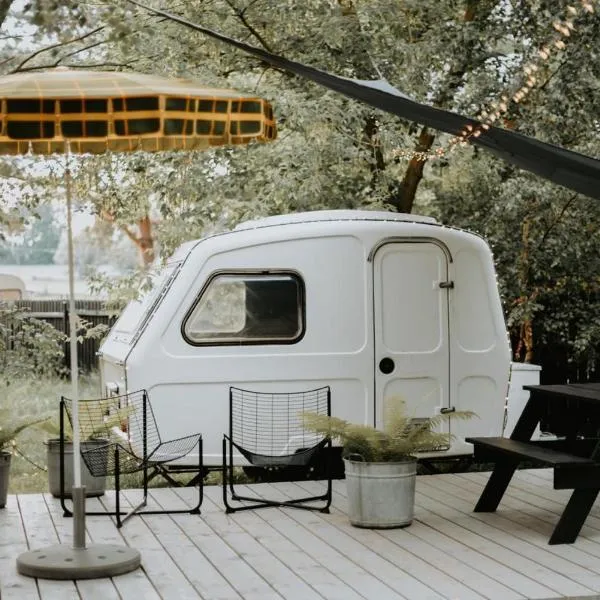 Szumlisko Glamping N1, hotel v destinaci Szumlin