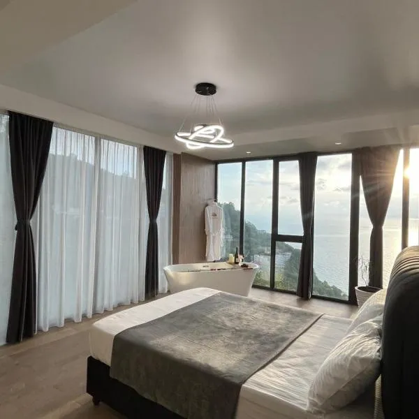 Modern Villa Kvariati With Panoramic Sea View, hotel v destinaci Kvariati