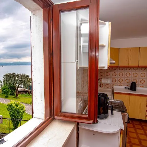Appartamento GIULIVA, hotel v destinaci Peschiera del Garda