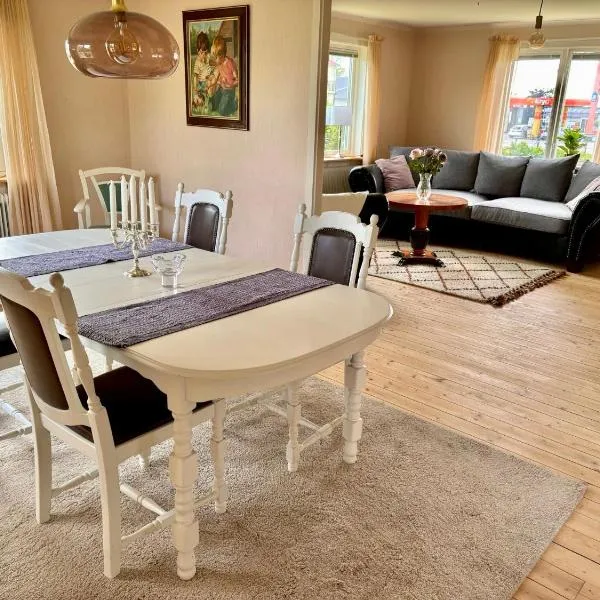 Villa söder om Varberg, hotel v destinaci Varberg