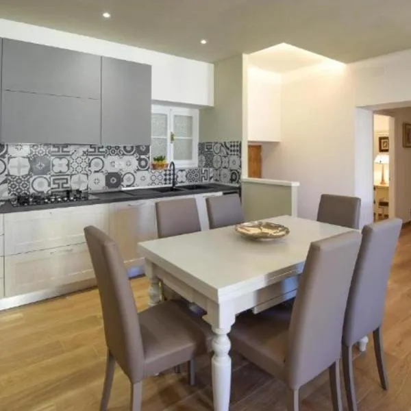La casa del pittore Squillantini suite, hotel v destinaci Stia