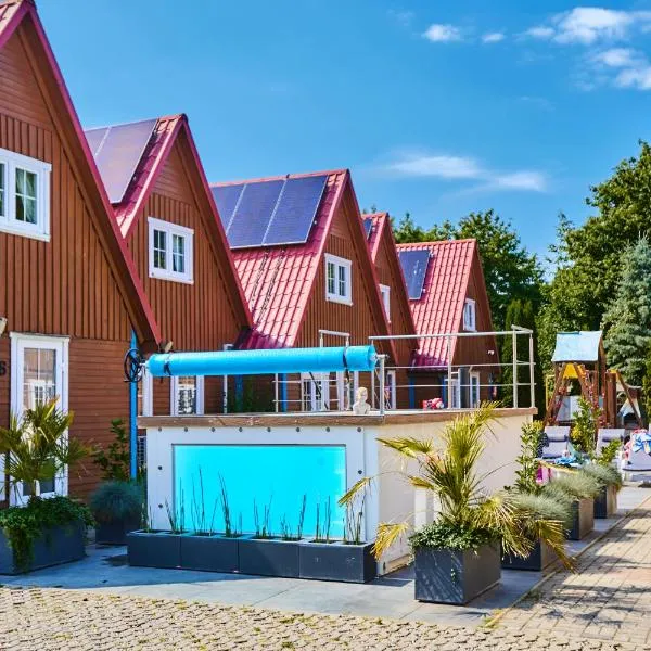 Kompleks Wypoczynkowy Pomerania z podgrzewanym basenem 30 metrów do morza, hotel v destinaci Rewal