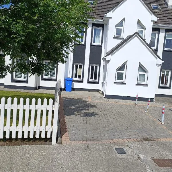 4 Bed By The Sea, hotel v destinaci Enniscrone