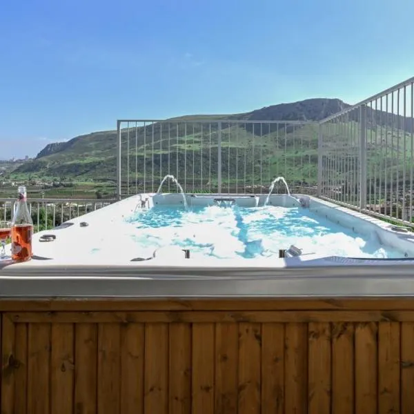 Magdala Infront Sea of Galilee and Mount Harbel, hotel v destinaci Migdal
