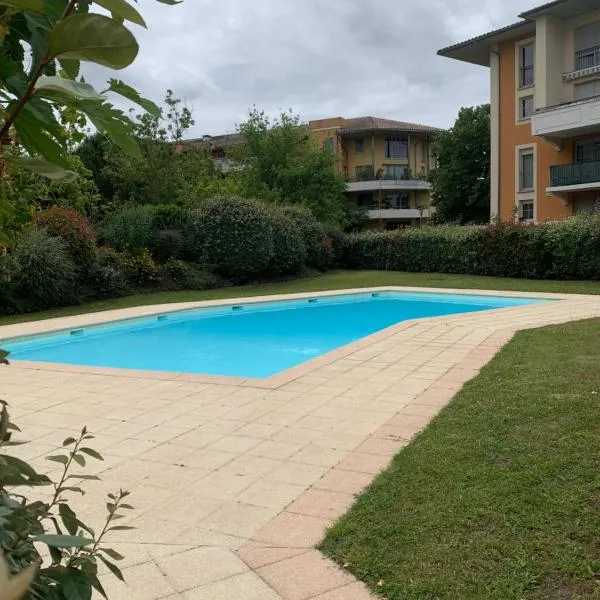 City Rose T2, Climatisation,parking privé, piscine, wifi , tout confort, hotel i Toulouse