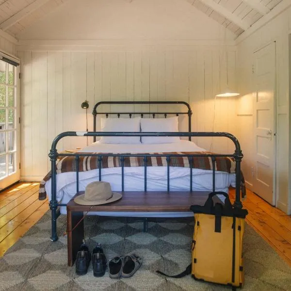 Johnson's Beach Cabins and Campground, hotel in Guerneville
