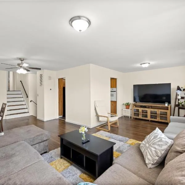 Cozy 3BR, Near NYC, Cruise Port,Statue of Liberty, Free Driveway Parking, hotel v destinaci Bayonne