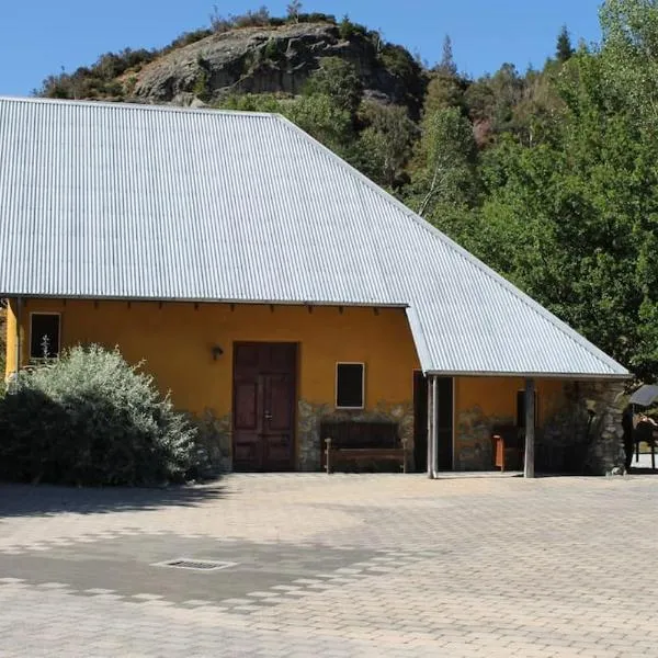 Arty Luxury Barn Apartment, hotel i Closeburn