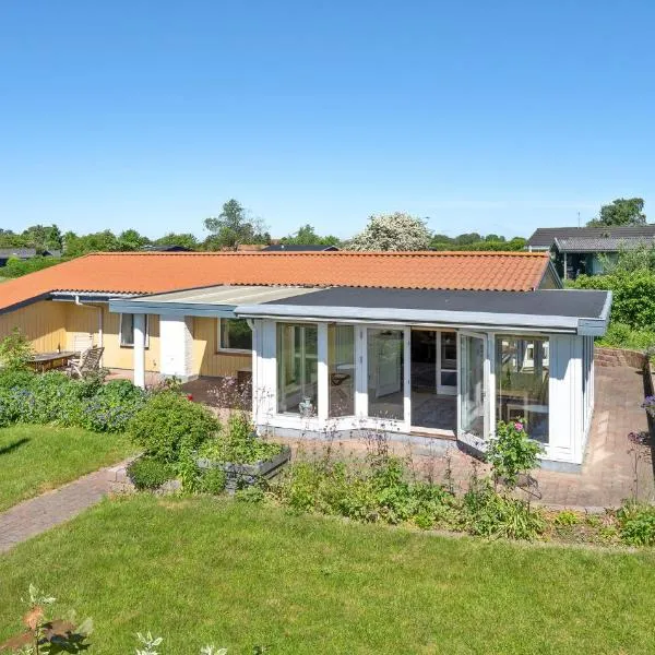 Nice Home In Roskilde With Wifi, hotel v destinaci Roskilde