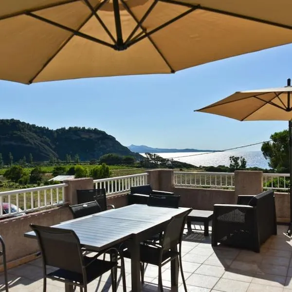 Terrasse panoramique ensoleillée avec vue mer, ξενοδοχείο σε Farinole