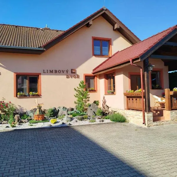 Pezión Limbový Dvor, hotel a Vrbov