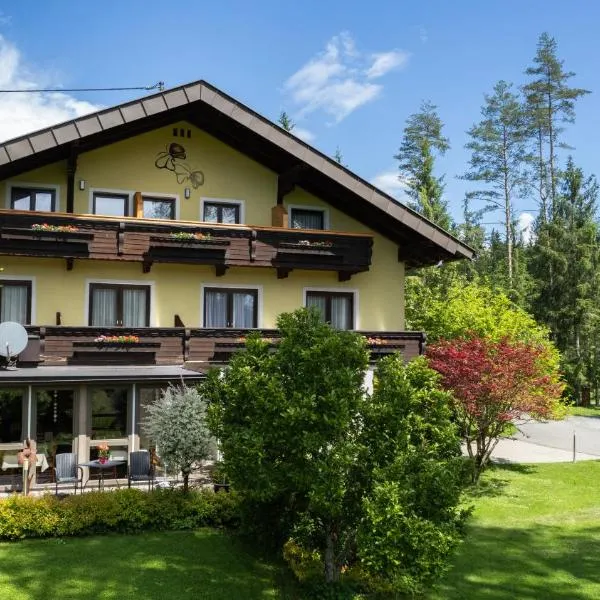 Pension Fischinger, hotel Feldkirchen in Kärntenben