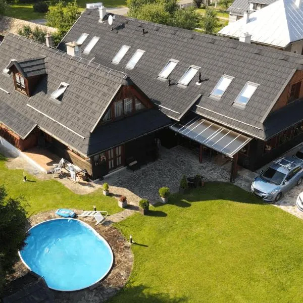 Rusínsky Dvor s privátnym Wellness, hotel in Malý Lipník