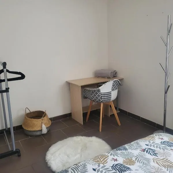 Charmant appartement, hotel v destinaci Biguglia