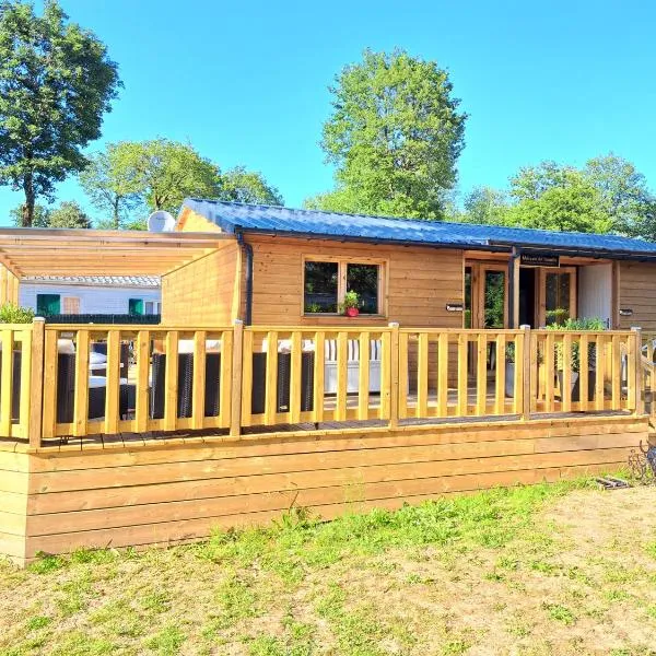 Chalet au cœur d'un domaine, hotel in Marcilly-sur-Eure