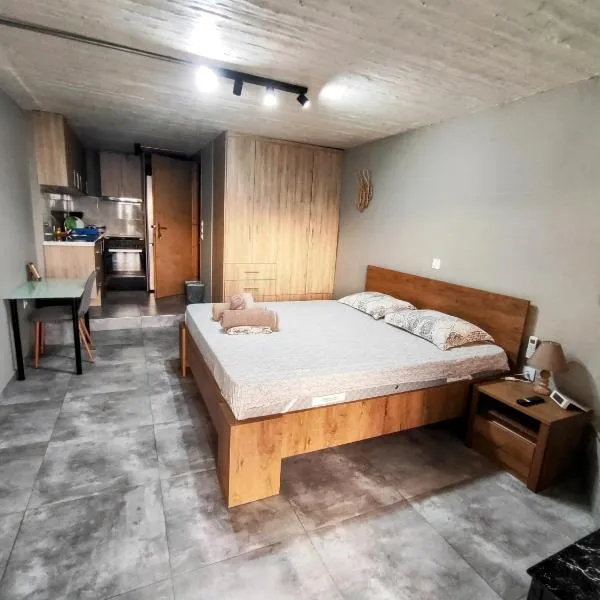 JTverga SEA VIEW HOMES A3 with Parking, hotel em Almirón