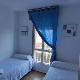 Pilgrim Rooms, hotel in Redondela