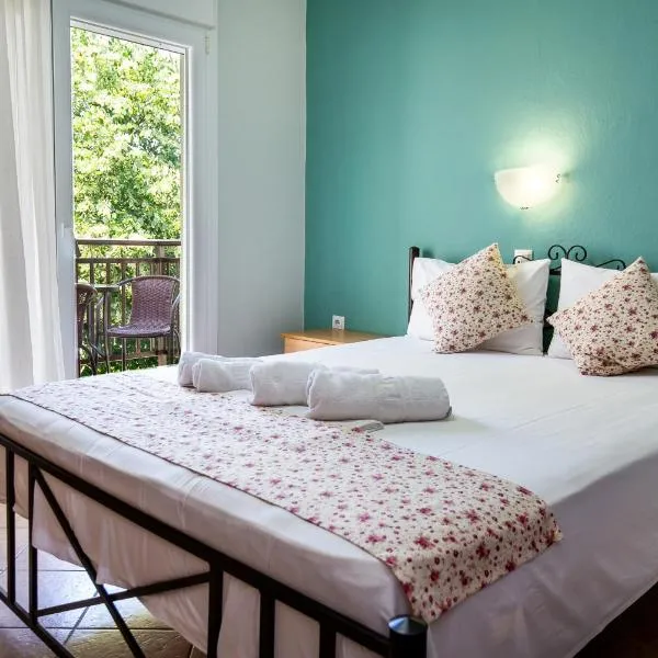 Famelia Studios Lampiris, hotel in Potos